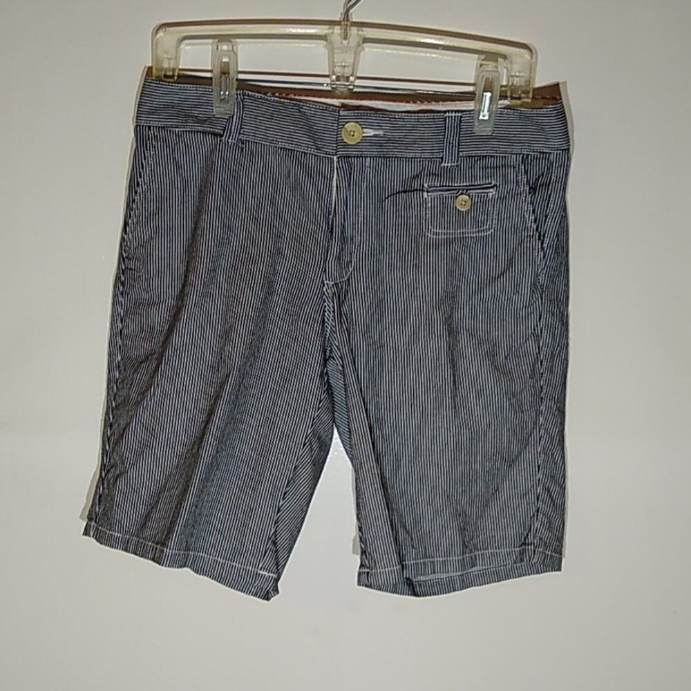 Dockers 30X10 pin stripped walking shorts.. Summer fun